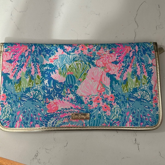 Lilly Pulitzer Organizer - Picture 1 of 5